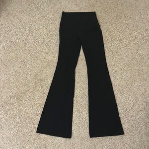 TNA action black flare leggings